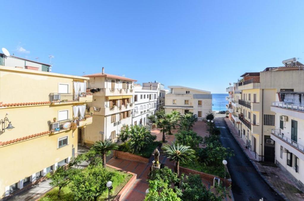 Le Tartarughe Aparthotel Letojanni Exterior photo